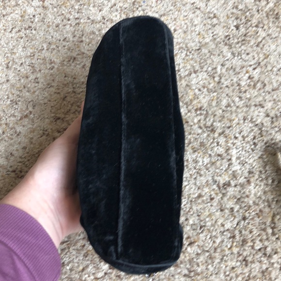Banana republic black velvet clutch - Picture 7 of 8